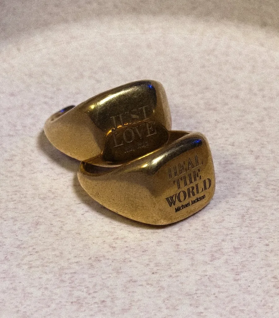 Anillos grabados por dentro y fuera — Joyería en metal