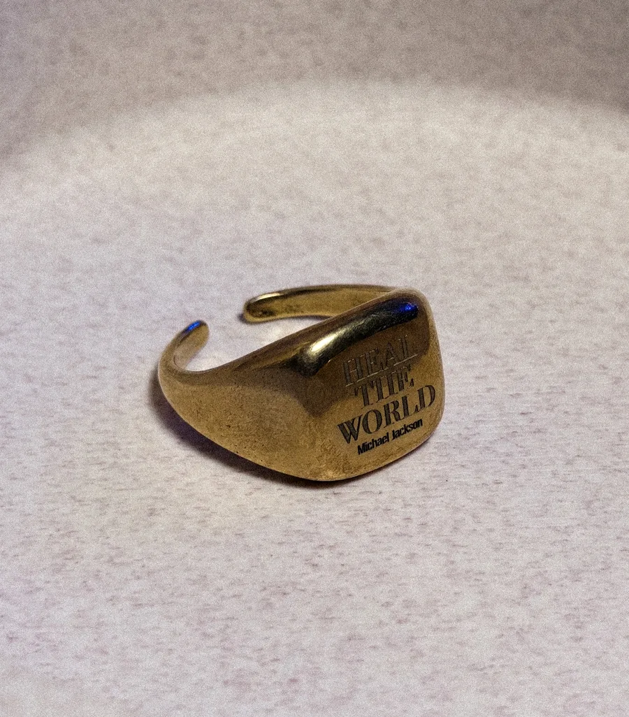 Anillo sello grabado — Joyería en metal